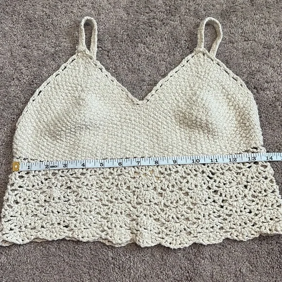 HOLLISTER • Crochet Top - Picture 4 of 7